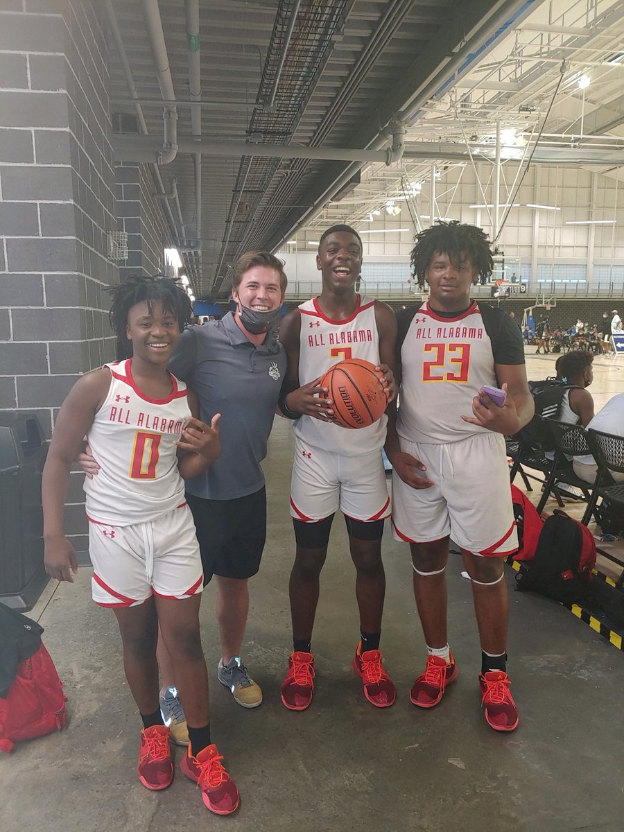 Strong showings in the bamajam from Revish Bardwell, Quindavius Swain, and Jahmari Jeffries. #thefutureisbright #family