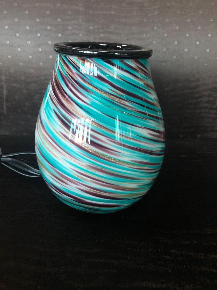 LACLuxecandles's tweet photo. Glass Electric Melt Warmer Various Designs https://t.co/89k2e4CD1D via @eBay 

#scentedcandles #Australia #smallbusiness #SupportLocal https://t.co/6pLvK0rIV1
