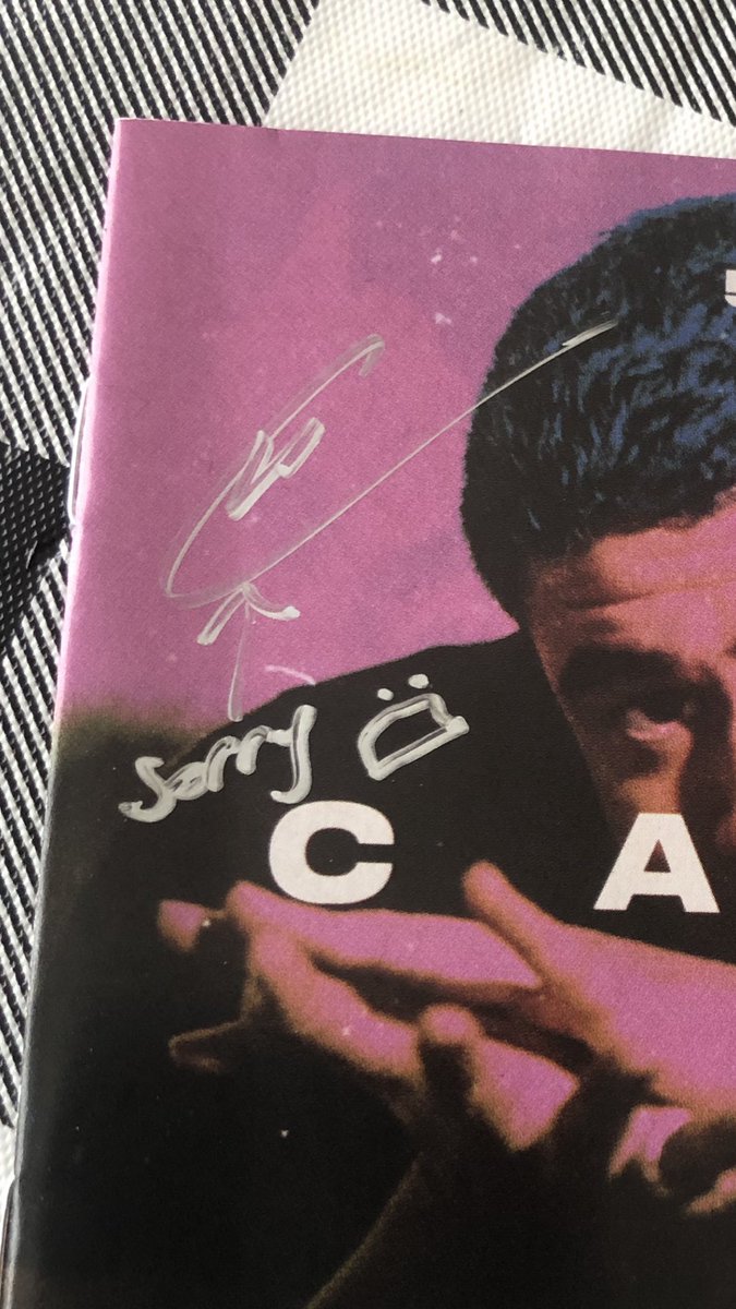 9kay6's tweet photo. So I got my signed CALM cd and apparently @Calum5SOS  made an oops😂 I cant with that face lmao🖤 https://t.co/2yFsNUTtd6