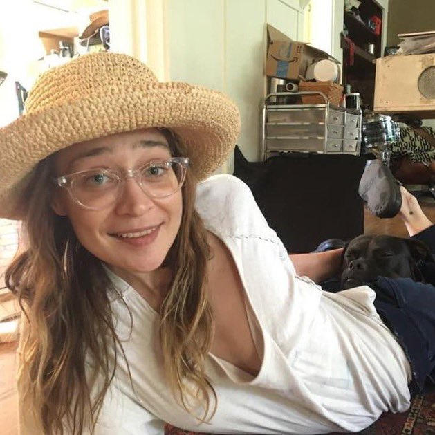 HAPPY 43TH BIRTHDAY TO FIONA APPLE 