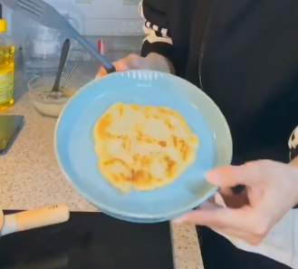 the finished potato jeonssunyoul: good potato jeon!kogyeol: i feel like you could hit someone with that and send them into a comakuhn: burnt the pangyujin: ???????????????