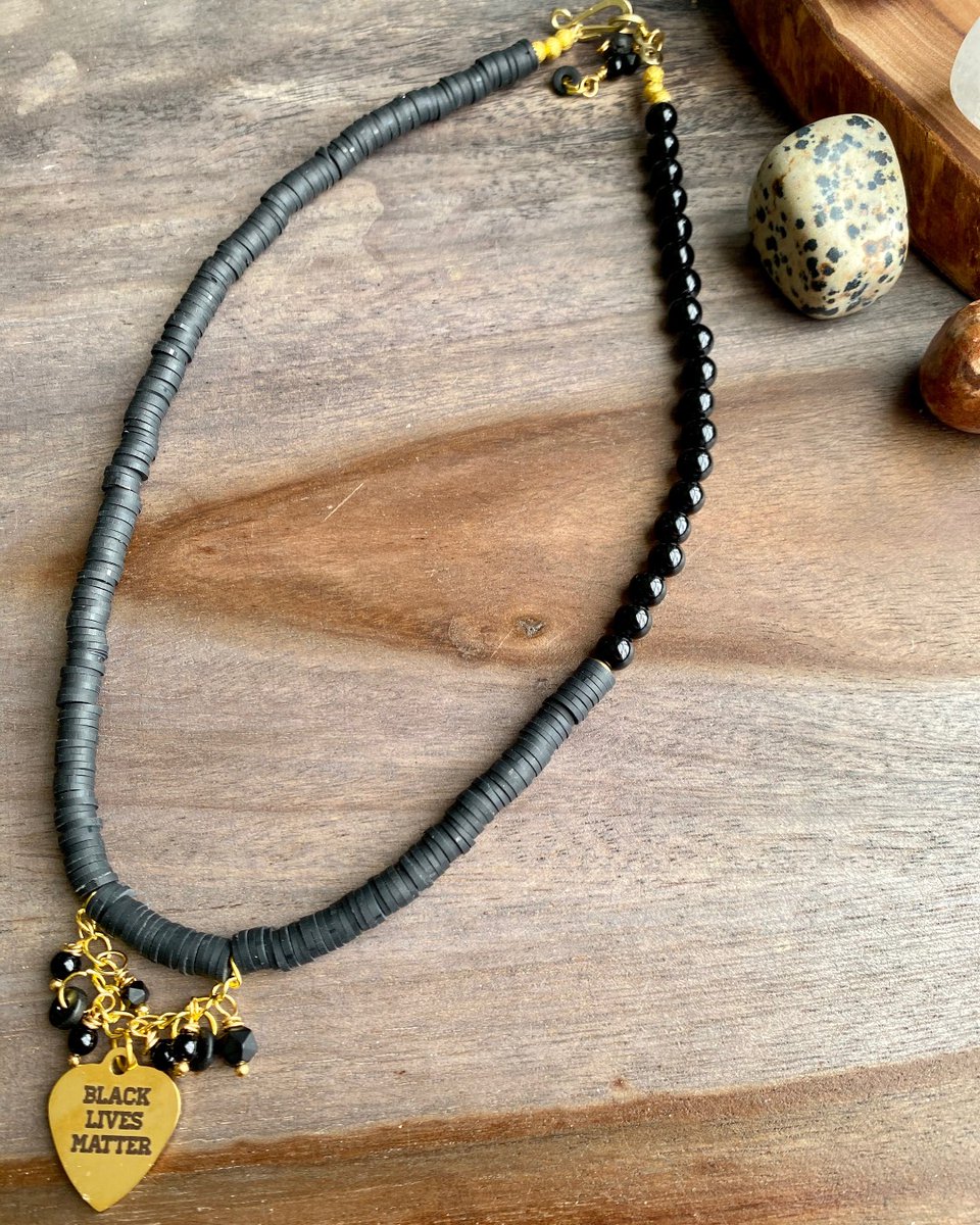 giftalentshop's tweet photo. 🖤
#supportblackbusiness #supportblackwomen #buyblack #buyhandmade #giftalentshop #afroboho #afrobohemian #funkyjewelry #jewelryaddict #handmadejewelry #blackowned #discoverunder5k #modernmaker #beadedjewelry #fyp #jotd #abeadedlife https://t.co/Ebw2DLiX2g