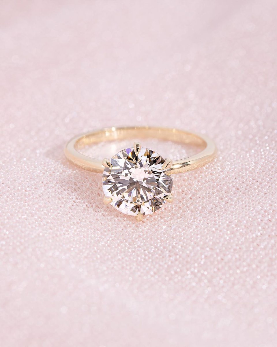 PBrideDiamonds's tweet photo. Classic 2ct Diamond in our Leah Engagement Ring 💍✨ #LeahRing #YellowGold https://t.co/CDAFd45X5l