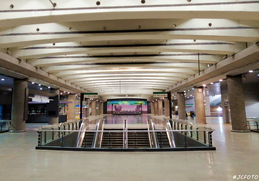 JulioCalixte's tweet photo. Dia de fotografía en Quinta Normal - @metrodesantiago
Metro Quinta Normal, Region metropolitana (Chile🇨🇱)
1/08/2020 - 5h31PM
#JCFOTO📸 #Team_Canon #Fotografía
#Foto_del_día #Pasión #Chile #Haiti #CuarentenaTotal #COVID19 #CoronaVirus #Pandemia https://t.co/Ct4MCj1GbR