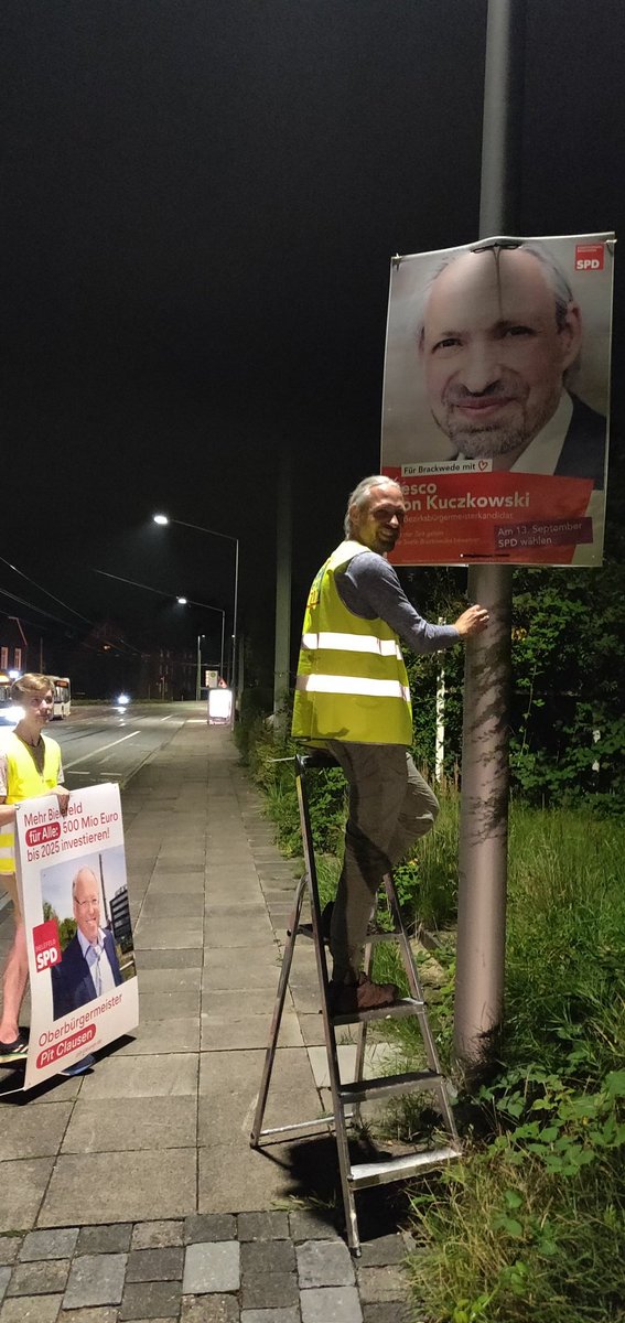 SPDBrackwede's tweet photo. Ab 02.08. darf für den Wahlkampf plakatieren werden. Anpacken für Brackwede; immer Aktiv für Bielefeld. 💪 https://t.co/ykq1cgwqye