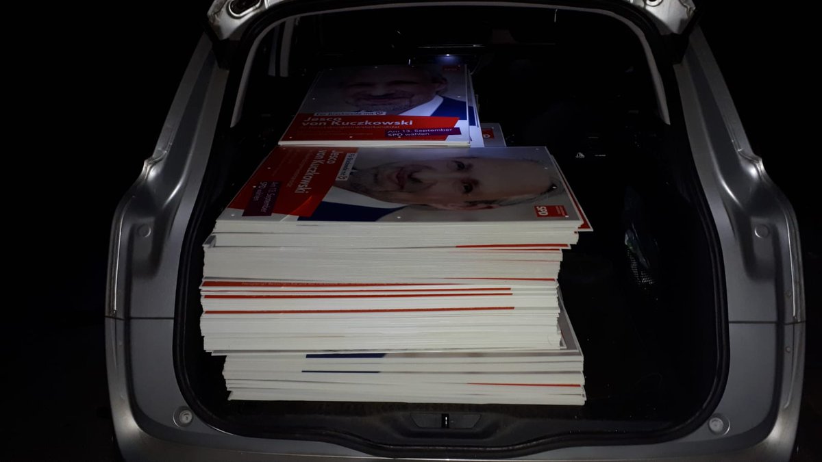 SPDBrackwede's tweet photo. Ab 02.08. darf für den Wahlkampf plakatieren werden. Anpacken für Brackwede; immer Aktiv für Bielefeld. 💪 https://t.co/ykq1cgwqye