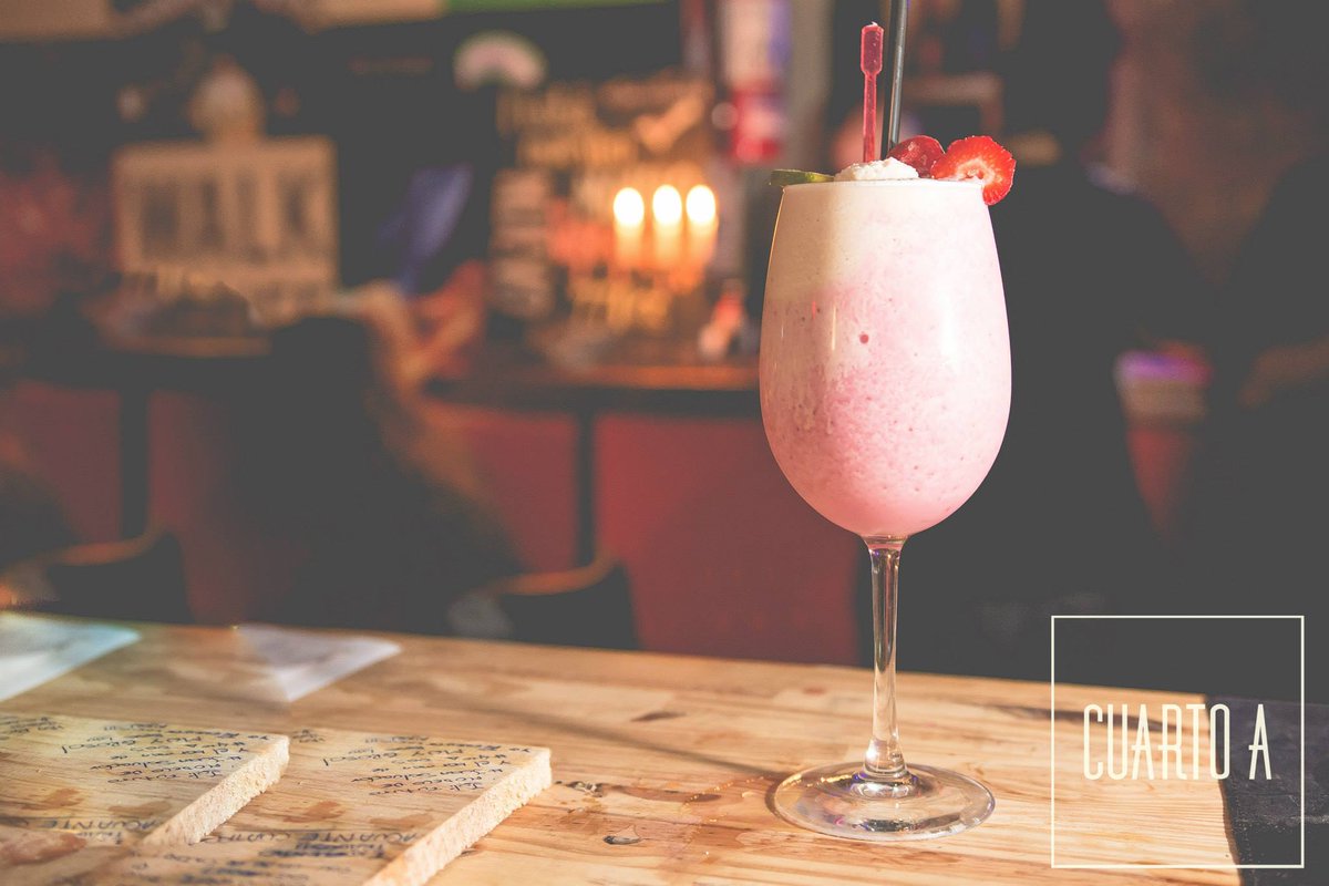 CuartoAbar's tweet image. 🍹 Hay que seguir brindando, por ahí no llegaste con todos pendietentes desde el día del amigo... Nos juntemos, dejemos de pasar todo para mañana, total, el año está perdido ja.