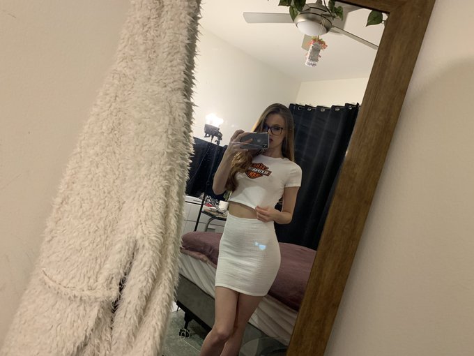 Hey look 👀 who&rsquo;s back on https://t.co/Imp6fJVM6E aka https://t.co/Jc8g6XdR5f answering texts and taking