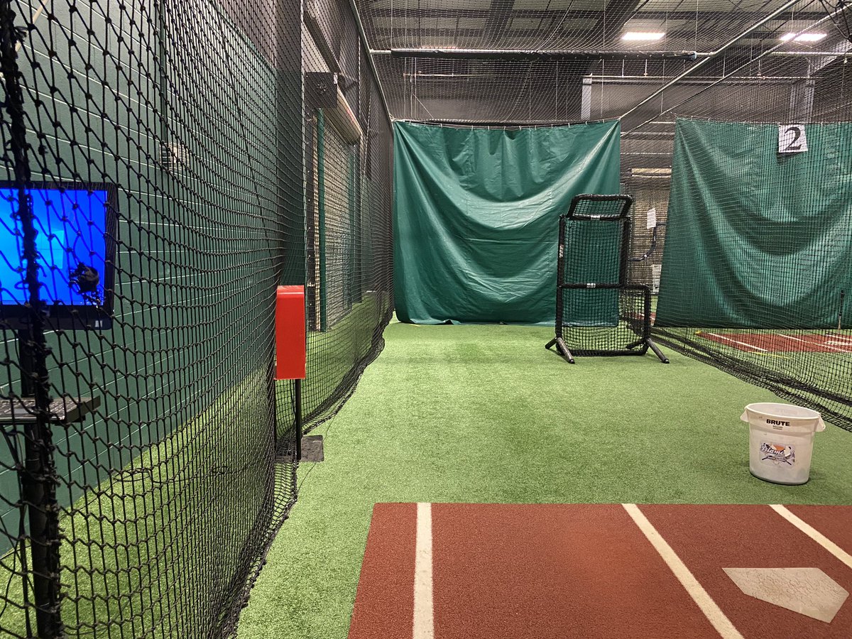 diamondbballtn's tweet photo. Prepping for tomorrow’s showcase tryouts. You comin? 15U, 16U, 17U #unmatchedrecord #profacility 💪🏼⚾️ https://t.co/v5Sv74XQ3q for details @SimcoxSlim @BigRedCoach2 @NAFritz35 @turnerwhitfield @Eli_Sutherland7 @jbyrd865 @lisence_to_quil @h3sportsusa https://t.co/oVCPlCbItG