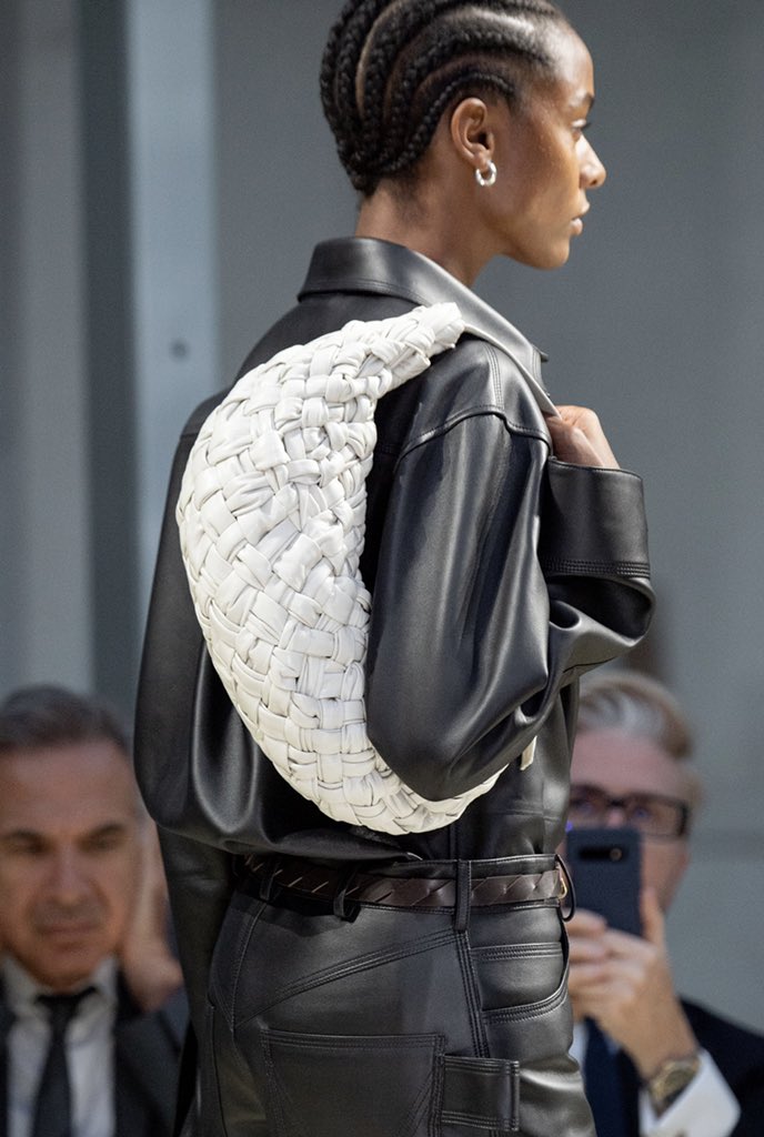 bottega veneta.comprisons between bottega & céline were made the moment daniel lee presented his pf19 collection. minimalist with a touch of weird, bv has lots of things in common w/ céline, & it’s no coincidence. daniel lee worked under philo at céline before going to bottega.