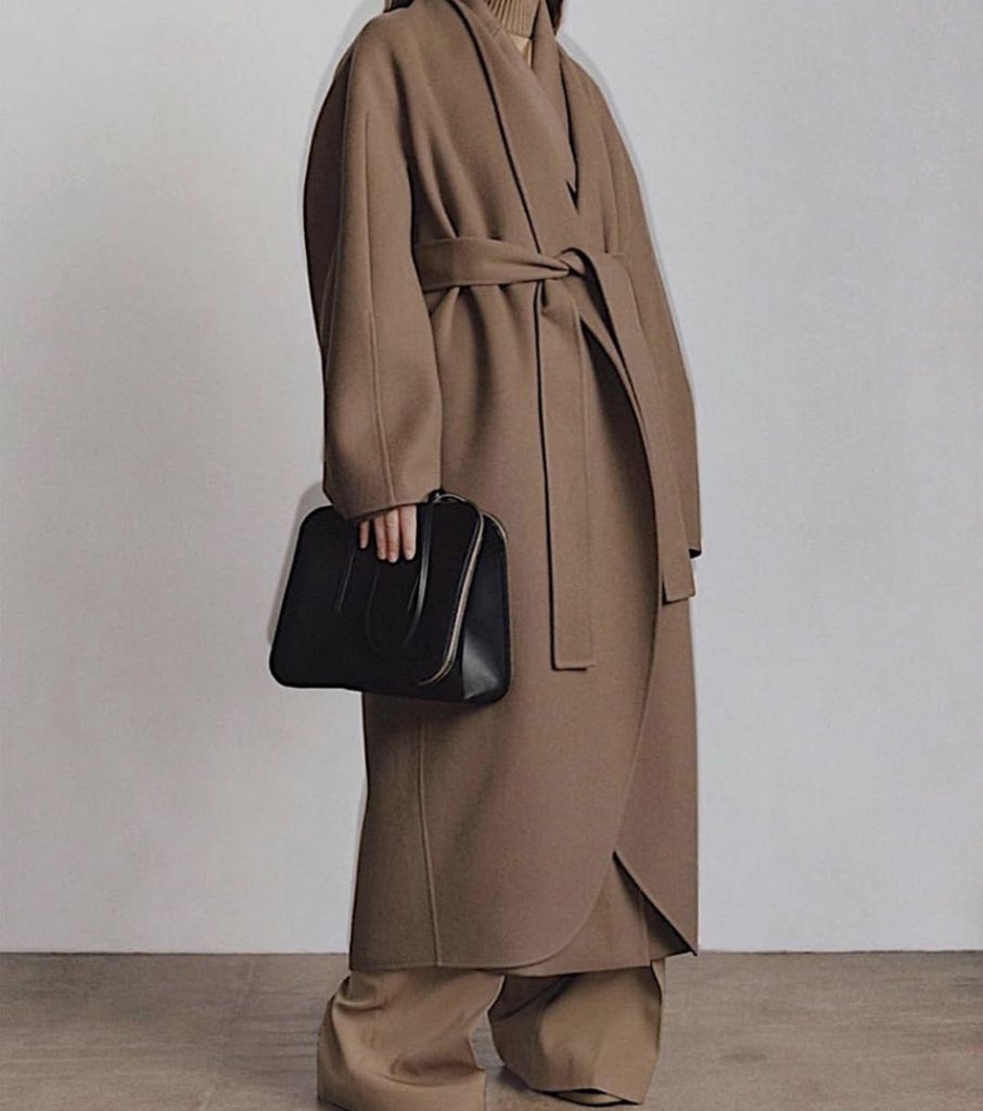 the row.created by mary-kate & ashley olsen, the row is a natural successor to old céline. neutrals (always, neutrals), oversized coats & trousers, and excellent tailoring define the row, just as it defined céline.