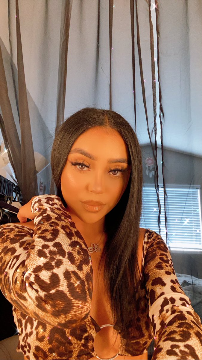 lexmariexxx's tweet photo. alexa play pu$$y fairy by jhené https://t.co/p2JiBHk3xf