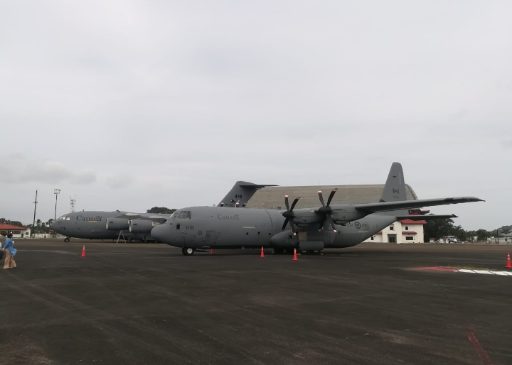 ensegundos_pa's tweet photo. La aeronave C130 del ejército canadiense se une junto al C17, en las operaciones humanitarias que se realizan desde Panamá, para países de Latinoamérica y el Caribe afectados por el #COVID__19.
Vía @tocumenaero
#Panamá #EnSegundos https://t.co/tkjYnpDSa1