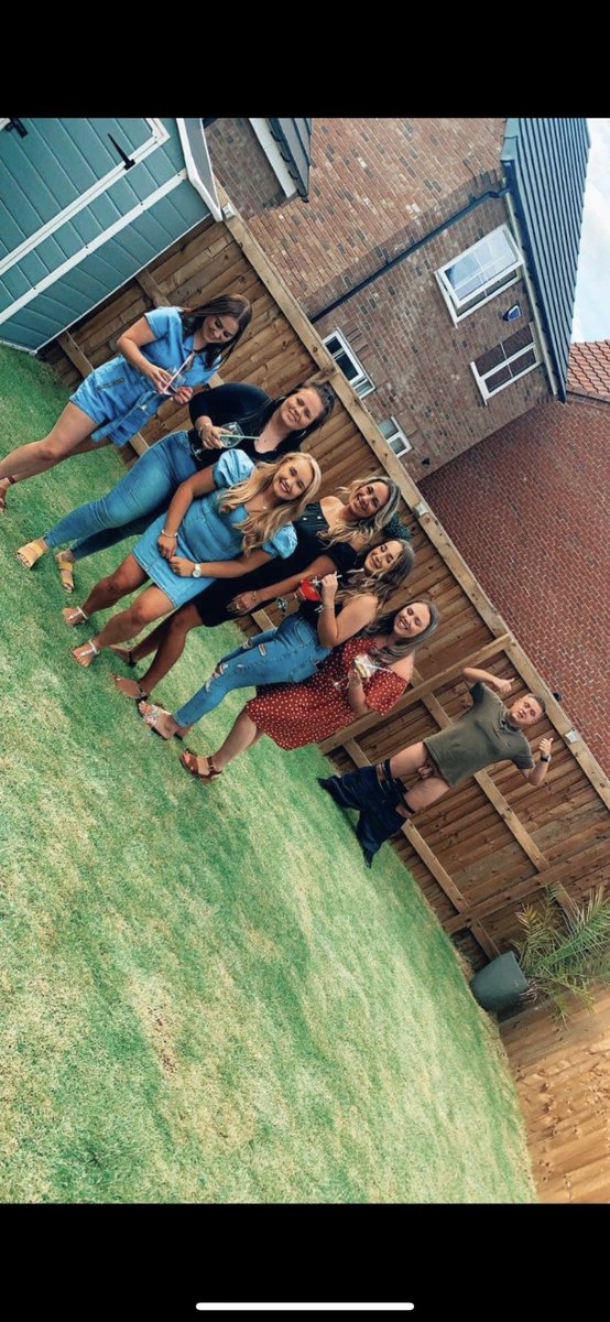 Ruin lassies photo in wan move