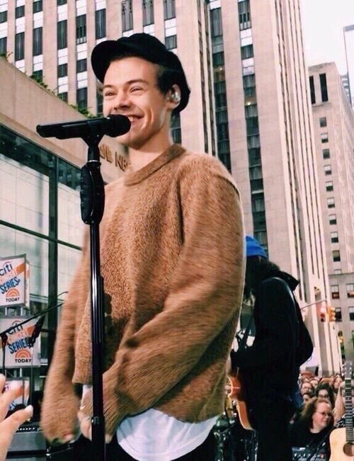 is there a song of his that genuinely heals u and makes u feel good when ur at ur worst?  #BuyWatermelonSugar  #StreamWatermelonSugar