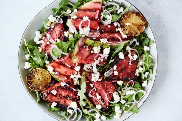 My favorite way to eat watermelon is grilled. Grill up your watermelon and pair it with feta for the best salad ever!

grillongrillaction.com/grilled-waterm…

#grilling #bbqlife #grillongrillaction
