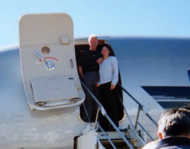 This is Bill Clinton with the predator MaxwellAnd Jeffrey Epstein’s plane.