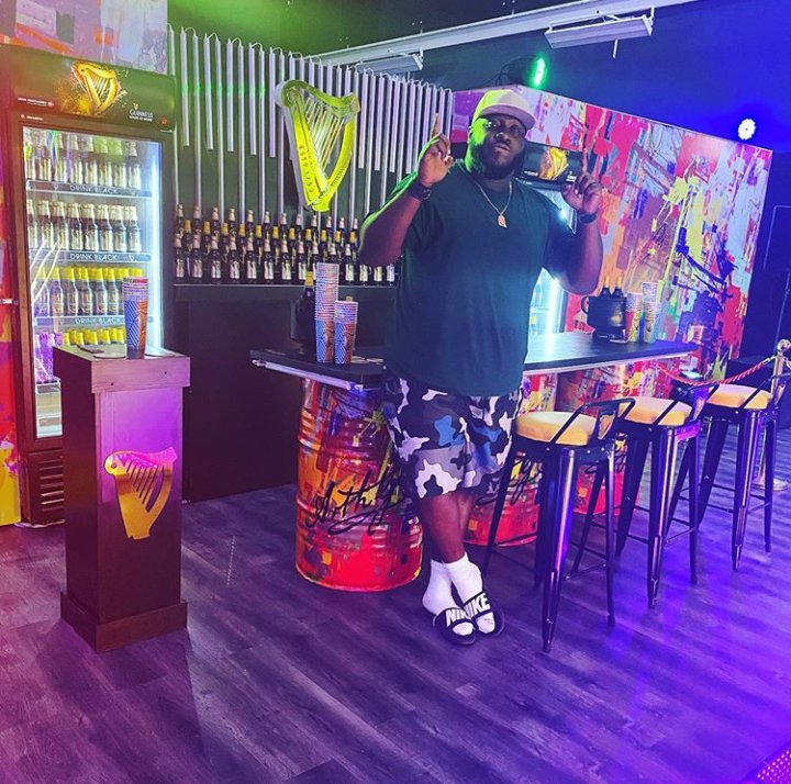 _lovekall's tweet photo. When you are big you are big abeg...
I'm a proud fan
#morefireeee
#watchthemix
#forgetyourmannersathome
#brandneeewwww
#Ayeeeee
#BBNaijialockdown2020
#BBNaijia https://t.co/wY4QscVpfB