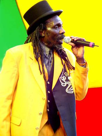 Ghetto Radio On Twitter Reggaebling Np Culture Joseph Hill Music Https T Co Dvdrycbf6c Jah See Dem A Come twitter