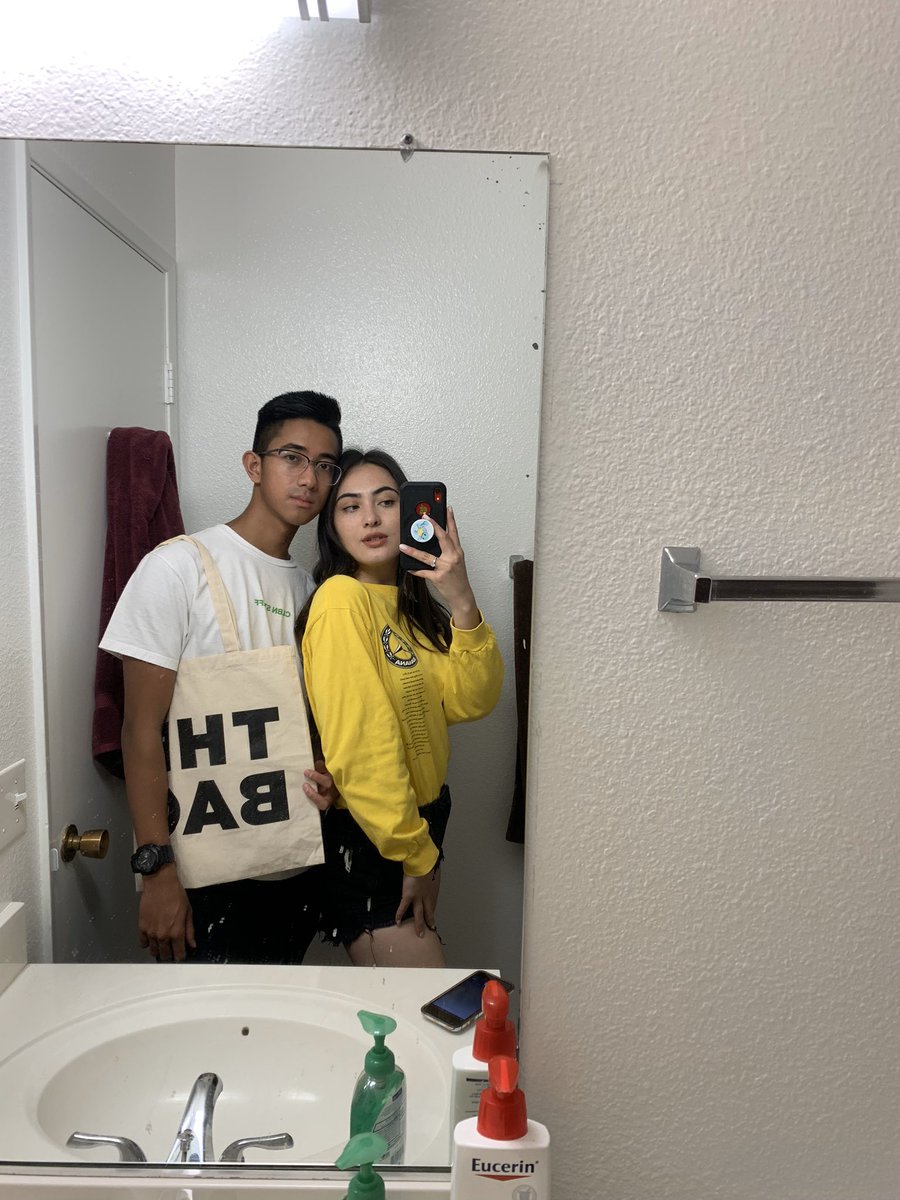 _ryan_jay_'s tweet photo. Never before seen pics π#NationalGirlfriendDay #clbn https://t.co/ZWMP8ebXnK
