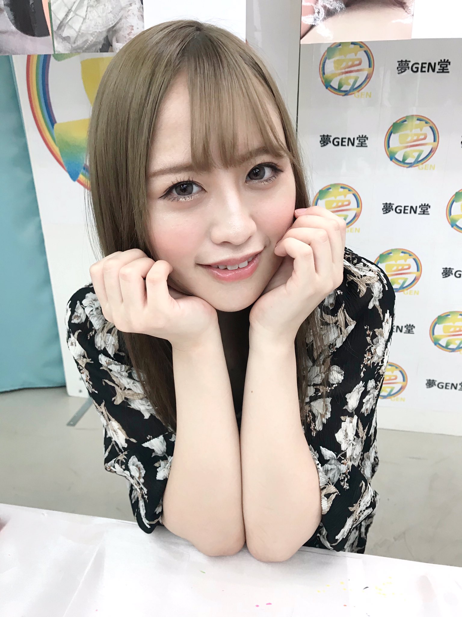 わいわいfactory on X: 葉月もえちゃん、イベント開始しました！！！ t.coCP1JlP6WDQ  X