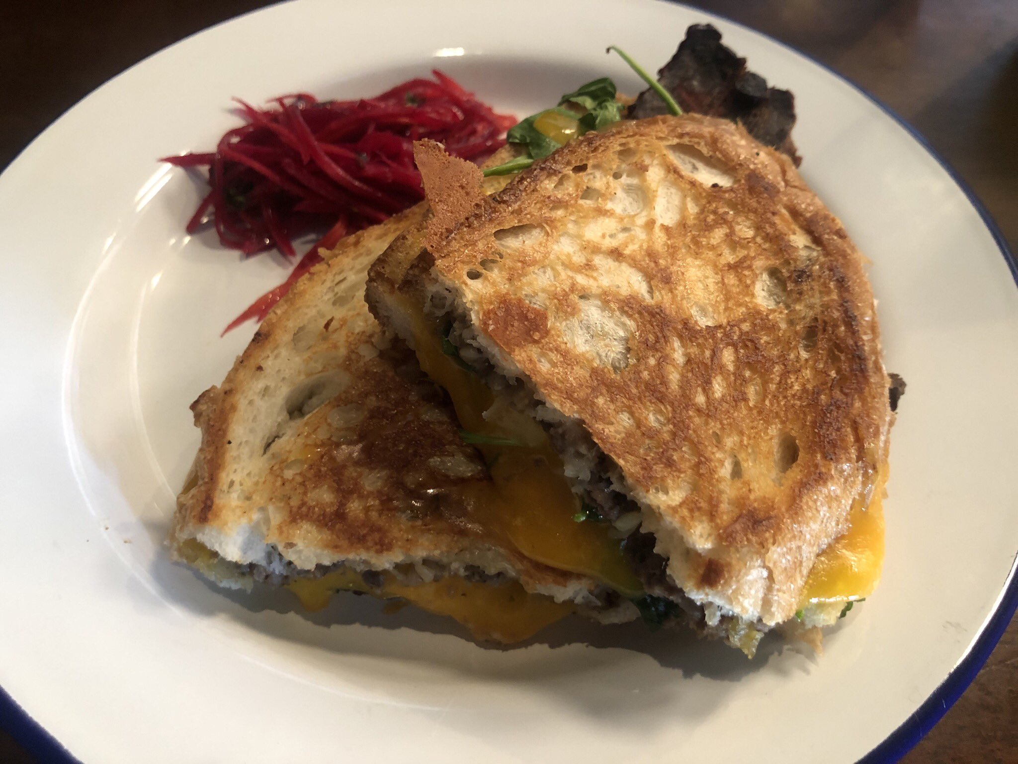 Cafe L Echelle ジェ 昼ご飯は外苑前ディーニーズでハギッシュ マクベス 移動販売だったのが店舗オープンしたので駆けつけた くちゃくちゃのお肉ハギスにとろっとしたチーズ おいしいイギリスがここにある Cafe L Echelle ジェ 昼ご飯は外苑前ディーニーズでハギッシュ マクベス 移動販売だったのが店舗オープンしたので駆けつけた くちゃくちゃのお肉ハギスにとろっとしたチーズ おいしいイギリスがここにある