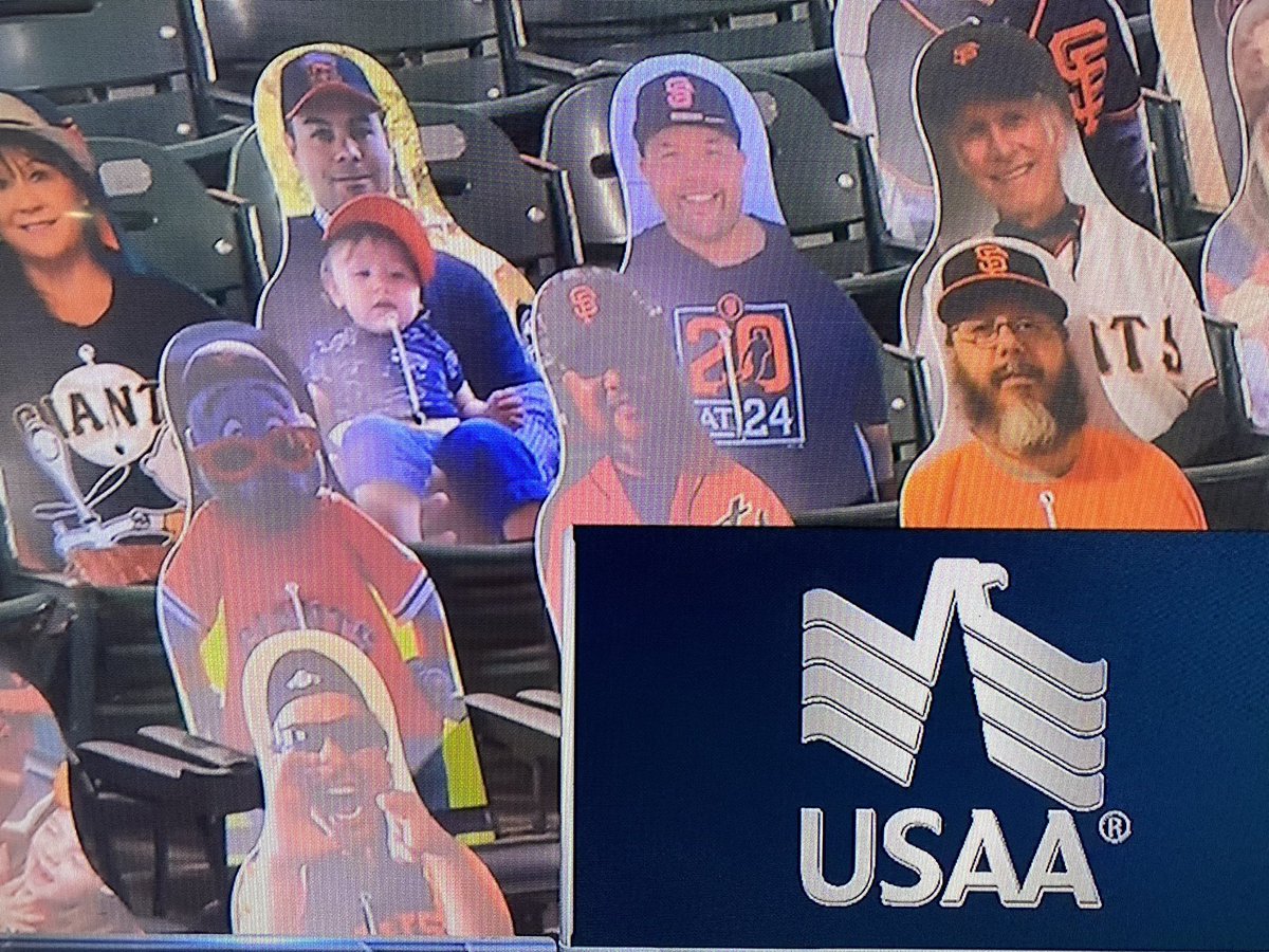 derekpadilla's tweet photo. Why am I jealous of my cutout? #summerderek #derekrun #oraclepark #section138 not 128 #sfgiants https://t.co/NLx1nwNzjH