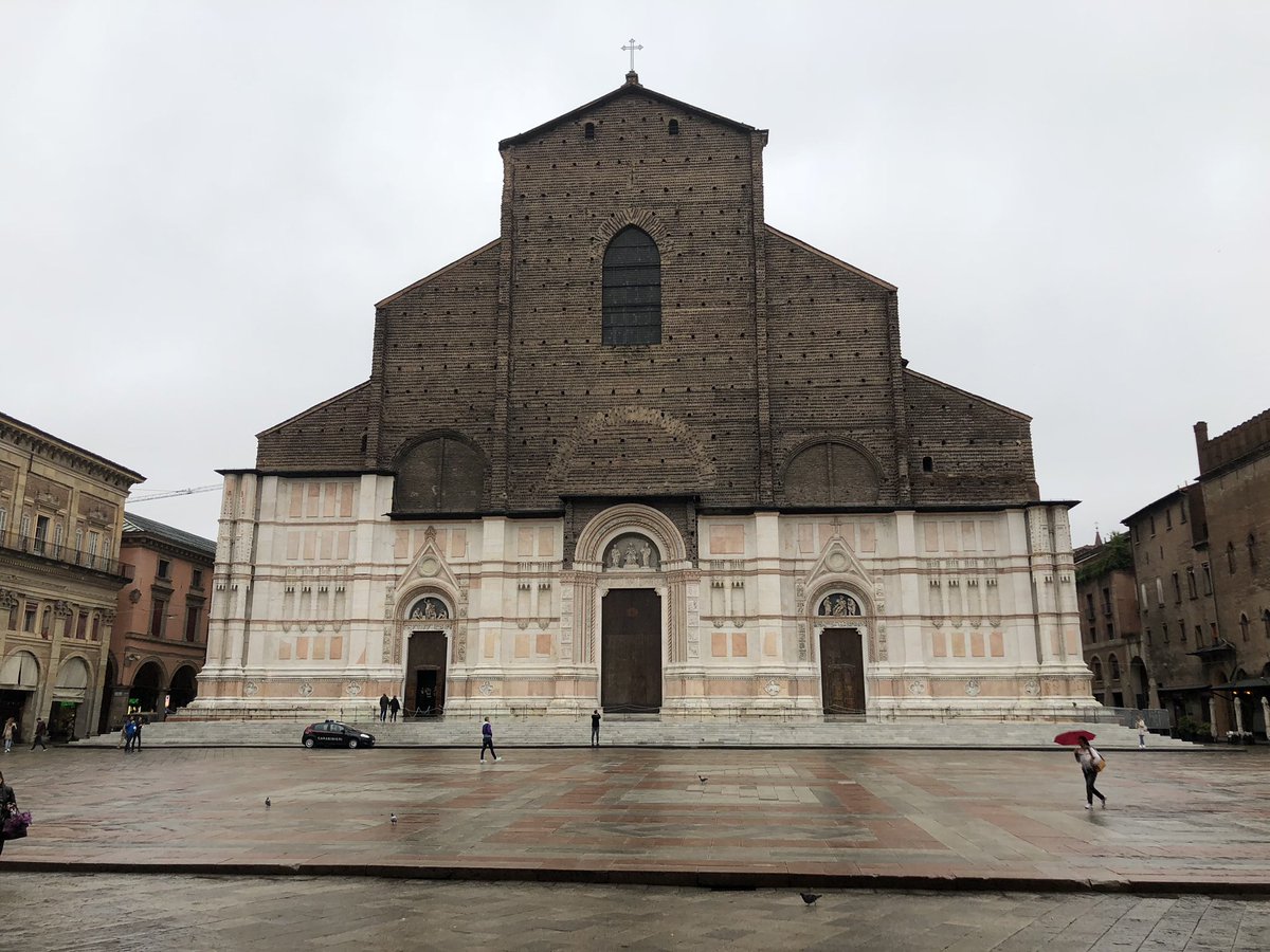 I miss being able to go places. So it’s the 2nd day of the month, and B is the 2nd letter of the alphabet, so here is a place I went that starts with the letter B. Bologna, Italy.