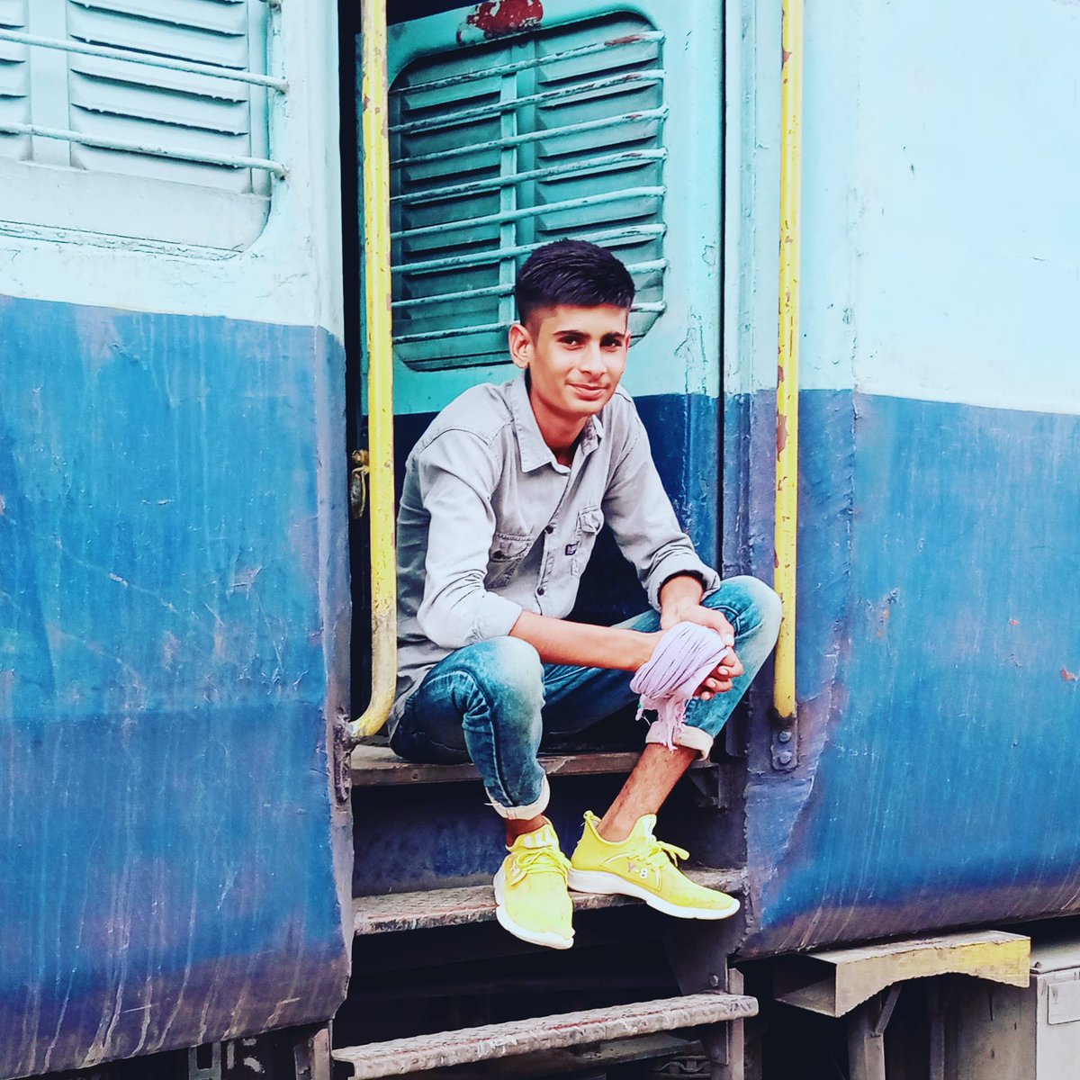 gilla_mukesh's tweet photo. #NewProfilePic https://t.co/h9yJyCqNu3