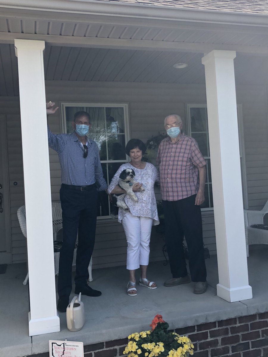 BernieKosarQB's tweet image. Let’s All Be Safe &amp;amp; Healthy 🙏🏼Thanks Mom &amp;amp; Dad ❤️