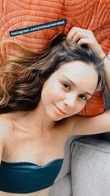 Hello 👋 ...do you remember what I look like without makeup? Yes, there&rsquo;s a tiny filter on these pics<a href="/tag/photography"class="tags"><span>#photography</span></a><a href="/tag/randomnaughtiness"class="tags"><span>#randomnaughtiness</span></a><a href="/tag/subscribingi"class="tags"><span>#subscribingi</span></a>