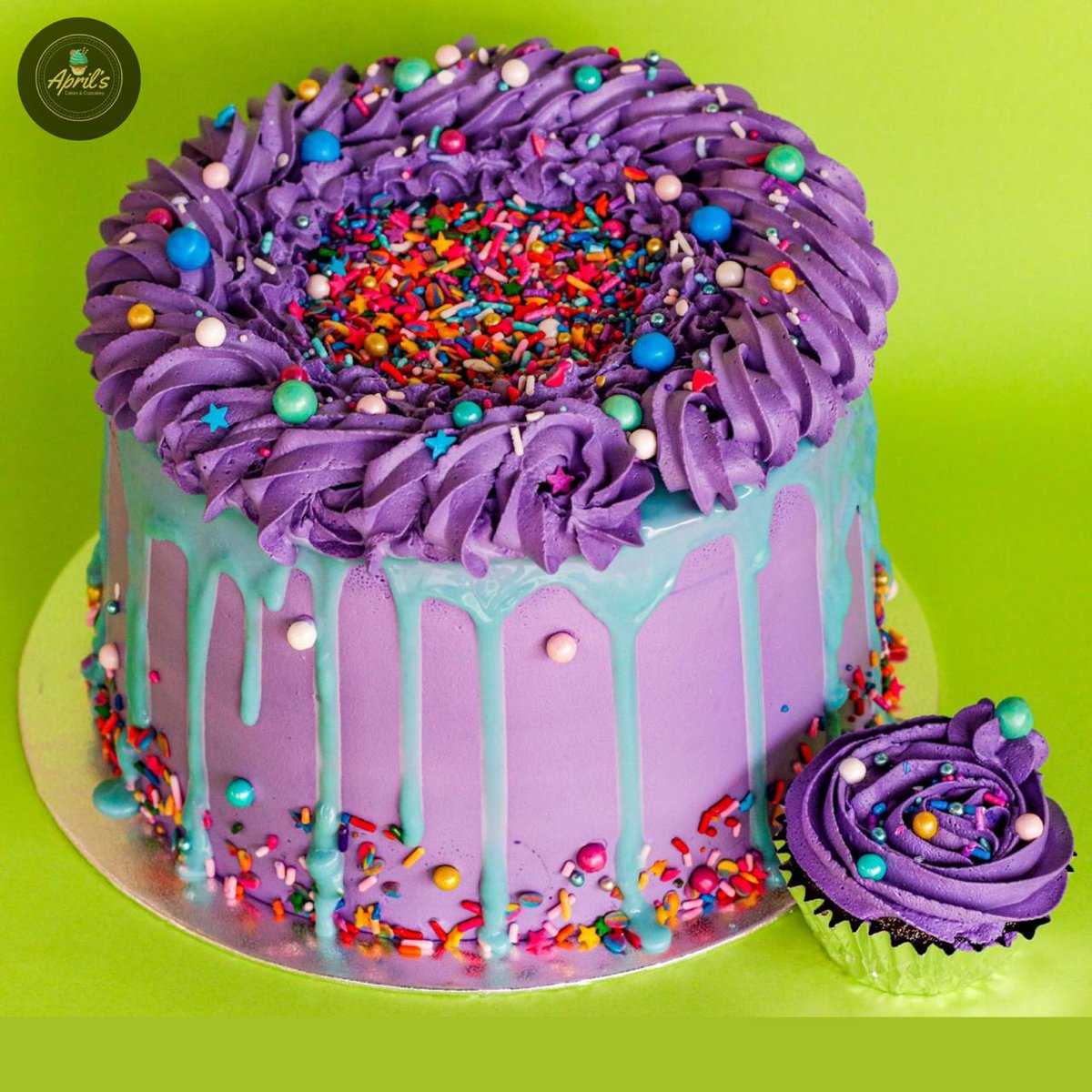 Dulce sábado

Drip cake, chocolate con manjar 🤤