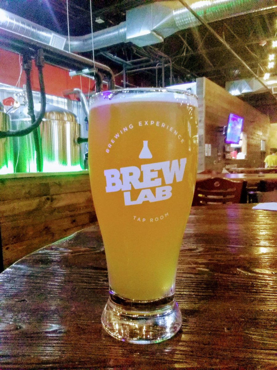 stuff_kc's tweet image. Back in Downtown OP and digging the Sunny B orange/pineapple sour at @BrewLabKC. This is delicious and dangerous. It's like friendly sparkling fruit juice, and I could get outside four or five reeeallllly easily. 
#drinklocal 
#kcbeer
#ksbeer