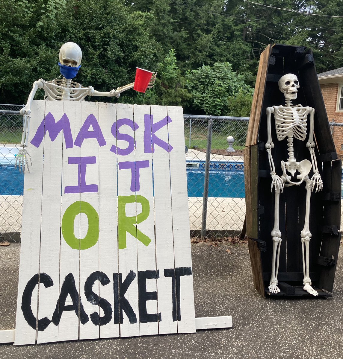 I wonder if the pro-mask sign I made for my front yard is too subtle?? #coronavirus #MaskItOrCasket #mask #DIY #COVIDIOTS
