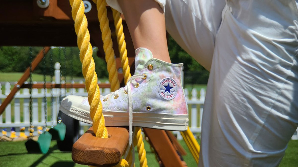 milliebbrownbrs's tweet photo. Millie Bobby Brown fotografada pelo seu irmão Charlie Brown para a Converse.
#ConversexMBB
#ConversePartner https://t.co/XgejCvXRBT