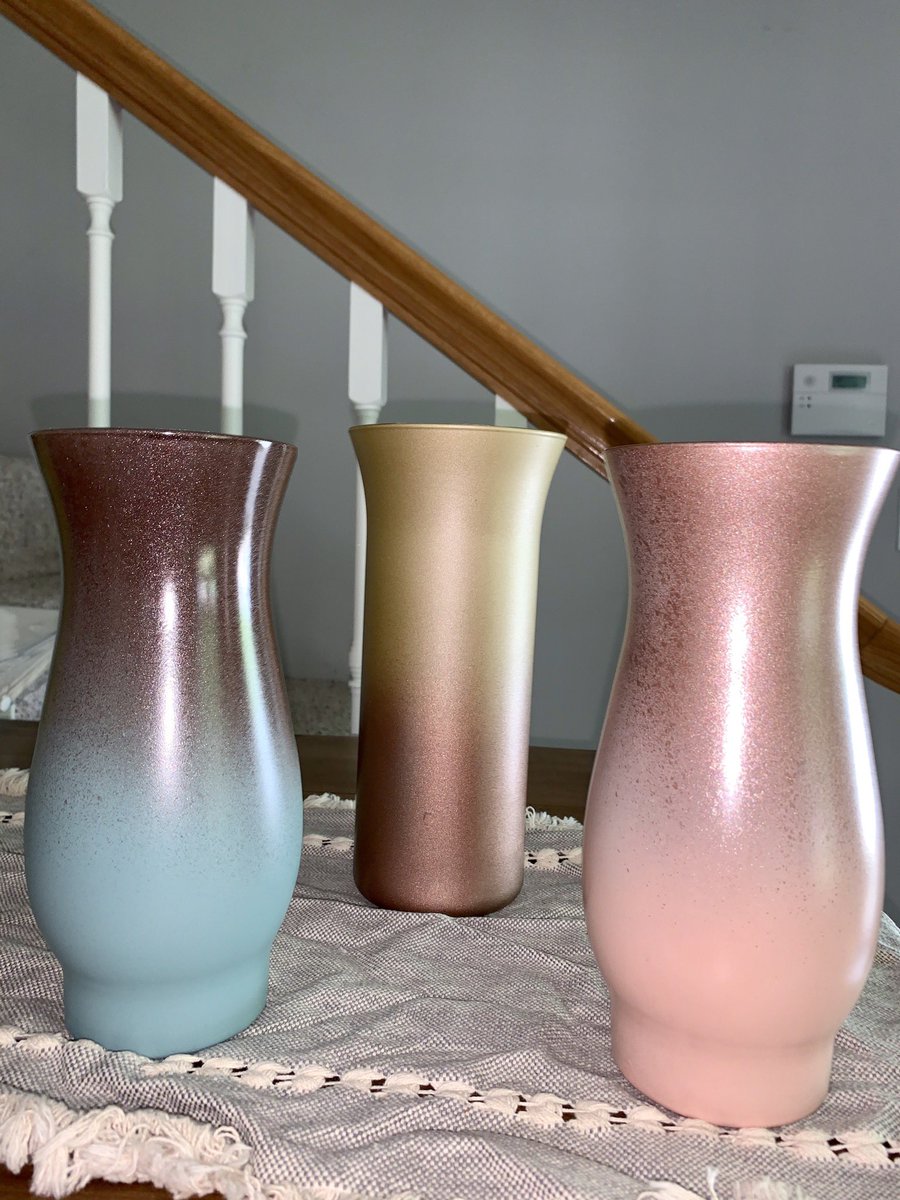 kaitlynnstoops's tweet photo. Buy some vases ladies &amp; gents!

Started it for fun now I have too many vases sitting on my table.
$15 each or 2 for $25. Make your girl’s day. Your mom’s day. Your grandma’s day. 

Can swap the colors around and make one specific to your own preference 😊 https://t.co/fEuaiJK83F