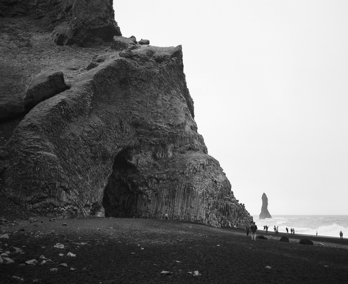 oslenave's tweet image. reynisfjara, iceland #mamiya7 #kodaktmax400