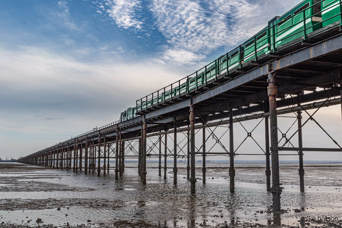 mikebatson5d's tweet photo. Out &amp; about in #Southend yesterday evening with the camera. Thought I’d change the colour of the #piertrain to #green seeing as that will be the colour of new ones. I like it, but thinking will the old trains be kept to be exhibited somewhere local? https://t.co/7VHUhnyjrP