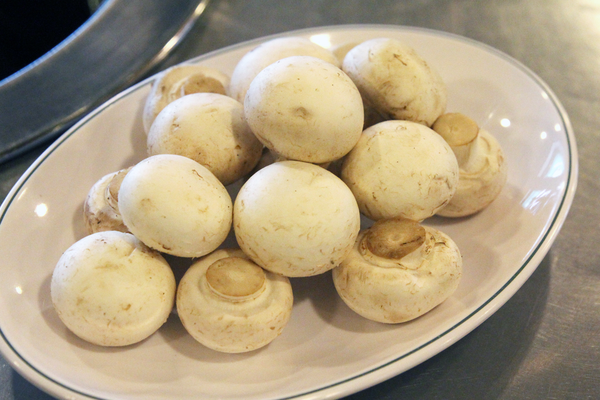 八田靖史 ステップアップハングル講座 9 29放送開始 韓ドラメシ 010 愛の不時着 第4 13話 タンムク 단묵 寒天ゼリー ユン セリとピョ チスのしりとり対決で登場 タンムクは北の方言で 단 甘い 묵 ムク 寒天状に固めた食品 の