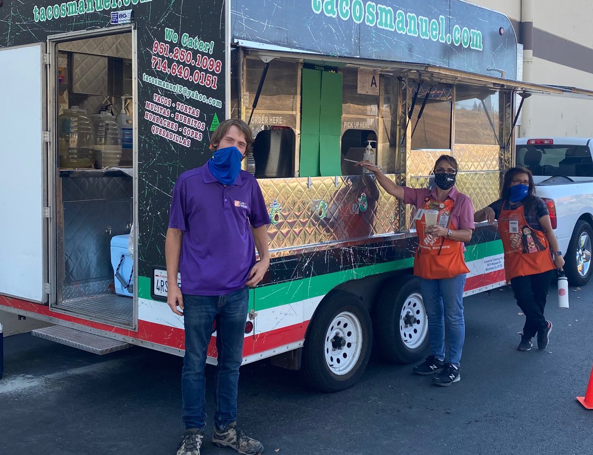 We couldn’t think of a better way to thank our amazing associates for their hard work than to treat them to some amazing food, thank you team for everything you do💪🏻 We appreciate  your hard work.