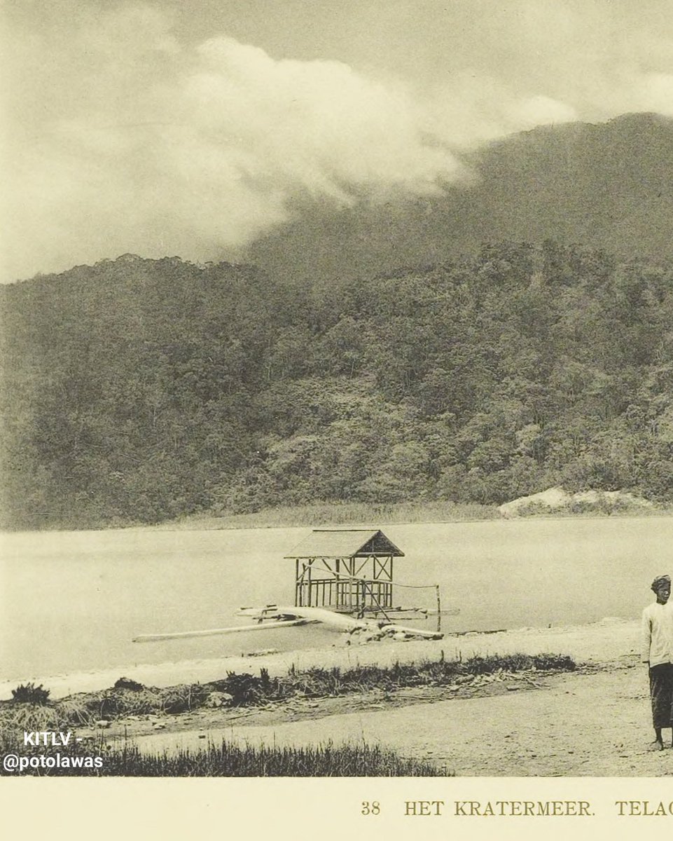 potolawas's tweet photo. Danau kawah Telaga Bodas Garoet-Jawa Barat, sekitar tahun 1911.
•
📸: KITLV - Jean Demmeni, De Tulp (Haarlem)
•
#potolawas #potolawasgarut #garut #garutexplore #garutendah #garuthits #pesonagarut #exploregarut #kabupatengarut #talagabodas #talagabodasgarut https://t.co/q4Cpb2JURM