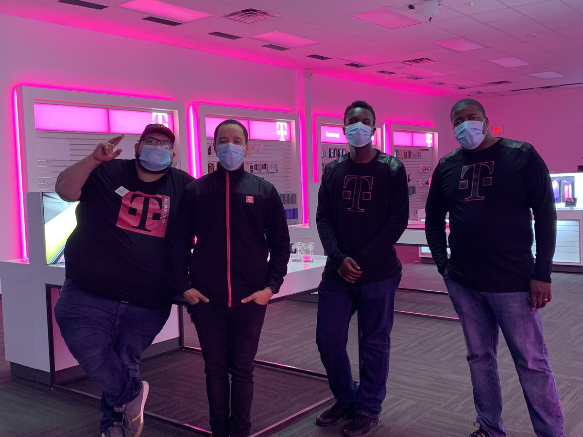Hanging with the team on E Ridge Road, Rochester,NY making the transition! Shout out to Garfield, Nigel, Jonathan, Martin!! Welcome to the New T-Mobile <a href="/JohnLegere/">John Legere</a> <a href="/JonFreier/">Jon Freier</a> <a href="/CoachHaskell/">Coach Tyler Haskell</a> @csandoval111