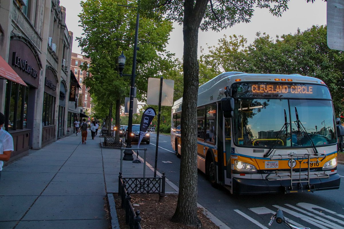 Spencerian_Loop's tweet photo. Rode both @MBTA shuttles this afternoon, and I gotta give props to the "workhorses of the T" that is the men and women of @carmensunion589 for doing double the work this weekend. Teamwork certainly makes the dream work! #589Pride #BuildingABetterT https://t.co/oSfVOugY74