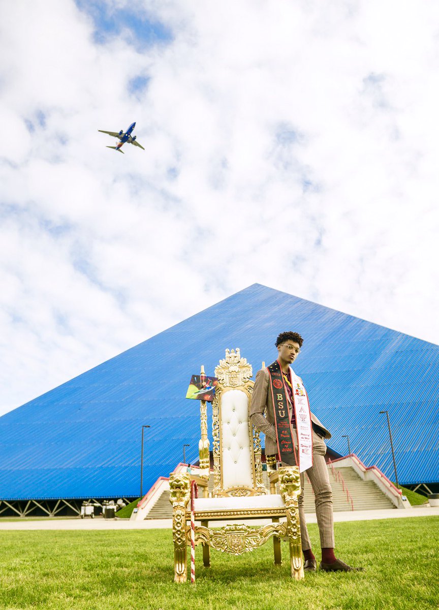 planetvonte's tweet image. Bachelor of Science, Physics 
3+ leadership positions.
3.0 gpa overall.

It’s time too change the world. 

#Classof2020 #Blackgrad #Physics