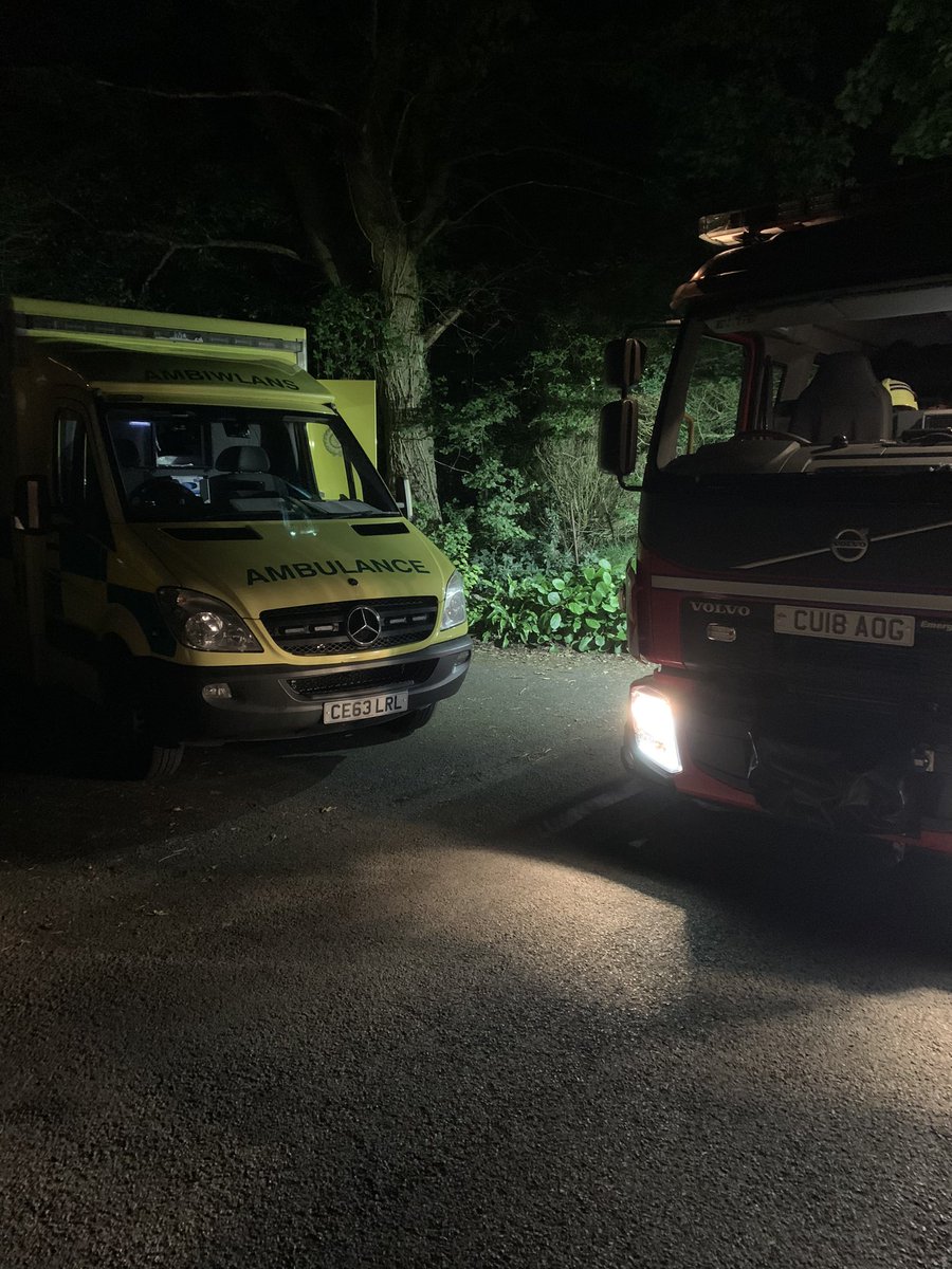 TenbyFire's tweet photo. 37p1 assisting ambulance carry out a casualty. #NotJustFires https://t.co/dztsYXVEJY