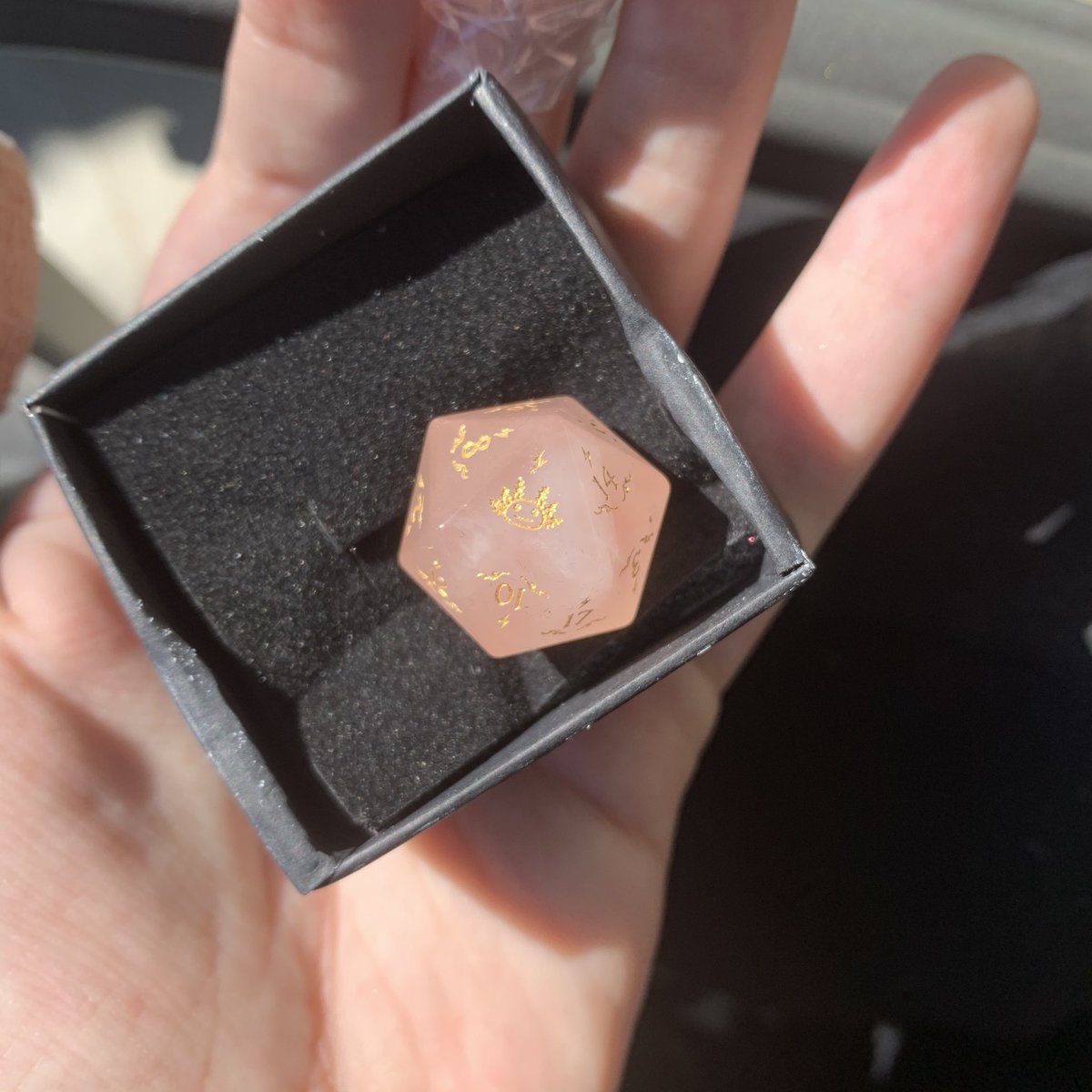 MetandMay's tweet photo. Look what arrived today in the mail 😍 Purchased from CrystalMaggie on Etsy. I love it!
#d20 #dicegoblin #dnd https://t.co/FCxc0en2qa