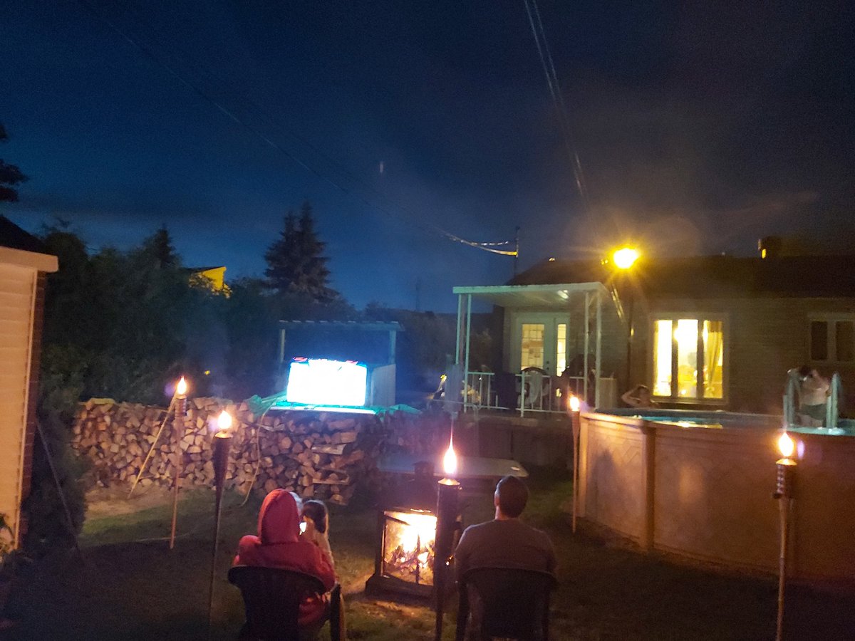 Now that's  canadian hockey!!!!! <a href="/EHClothing/">Everything Hockey</a> <a href="/CanadiensMTL/">Canadiens Montréal</a> <a href="/TVASports/">TVA Sports</a>