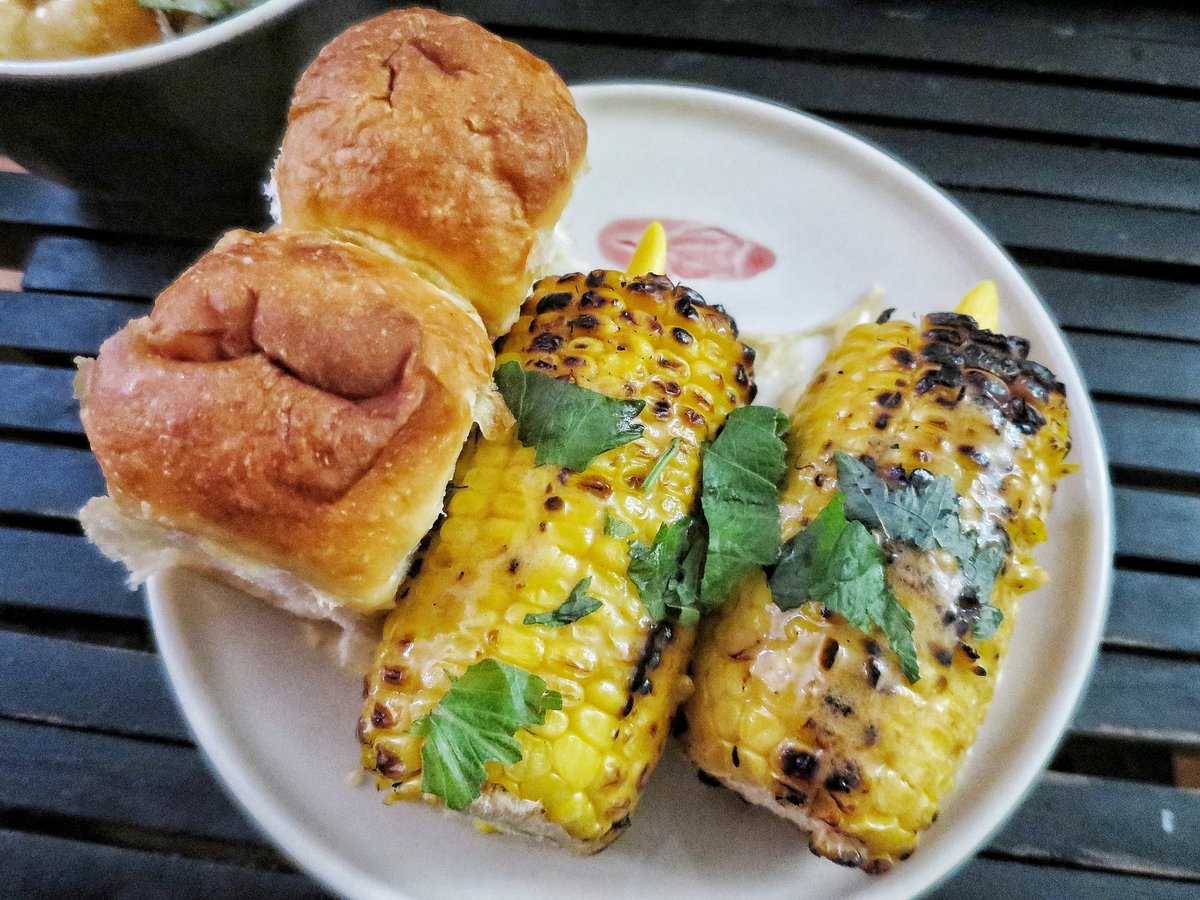 Dapper Diner (@thedapperdiner) on Twitter photo Lobster butter Parker House rolls with corn on the cob w/nectarine butter & shiso <a href="/RichTable/">Rich Table</a> To-Go Lobster butter Parker House rolls with corn on the cob w/nectarine butter & shiso <a href="/RichTable/">Rich Table</a> To-Go