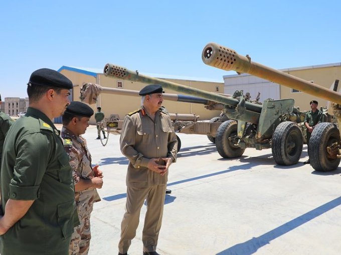 حفتر يتفقد جاهزية وحدات الجيش الليبي لمواجهة الاتراك:   «سنلقنهم الدرس»