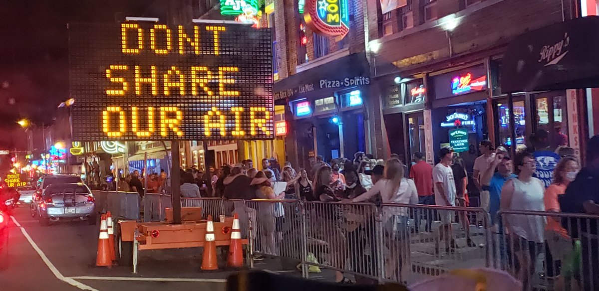 Lower Broad right now. No masks, no distancing, cops do nothing, it's like any other Saturday night.When will this stop,  @JohnCooper4Nash?  #Coronaspread
